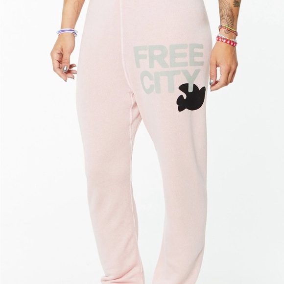 freecity Pants - Pink freecity Logo Sweatpants